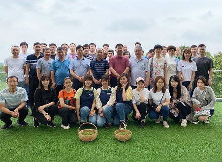 公司工会组织员工踏春活动 公司工会组织员工踏春活动