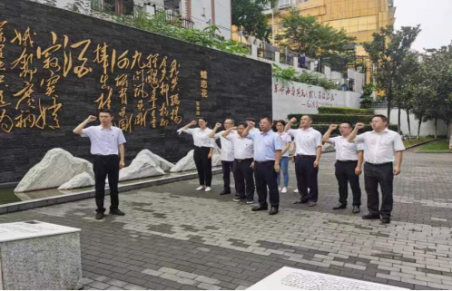 公司投资发展部党支部到识字里社区开展主题党日暨志愿服务活动 公司投资发展部党支部到识字里社区开展主题党日暨志愿服务活动