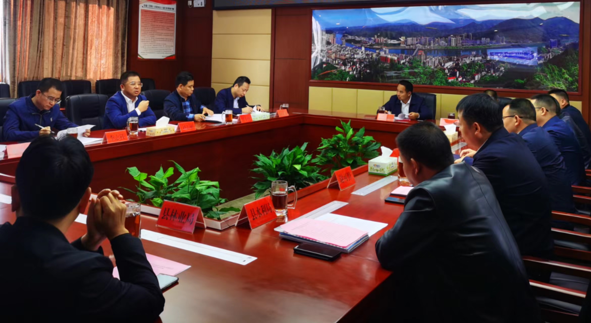 刘志刚一行赴安化县人民政府开展工作交流 刘志刚一行赴安化县人民政府开展工作交流