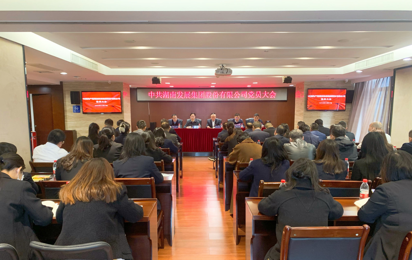 公司召开党员大会选举产生出席集团第四次党代会代表 公司召开党员大会选举产生出席集团第四次党代会代表