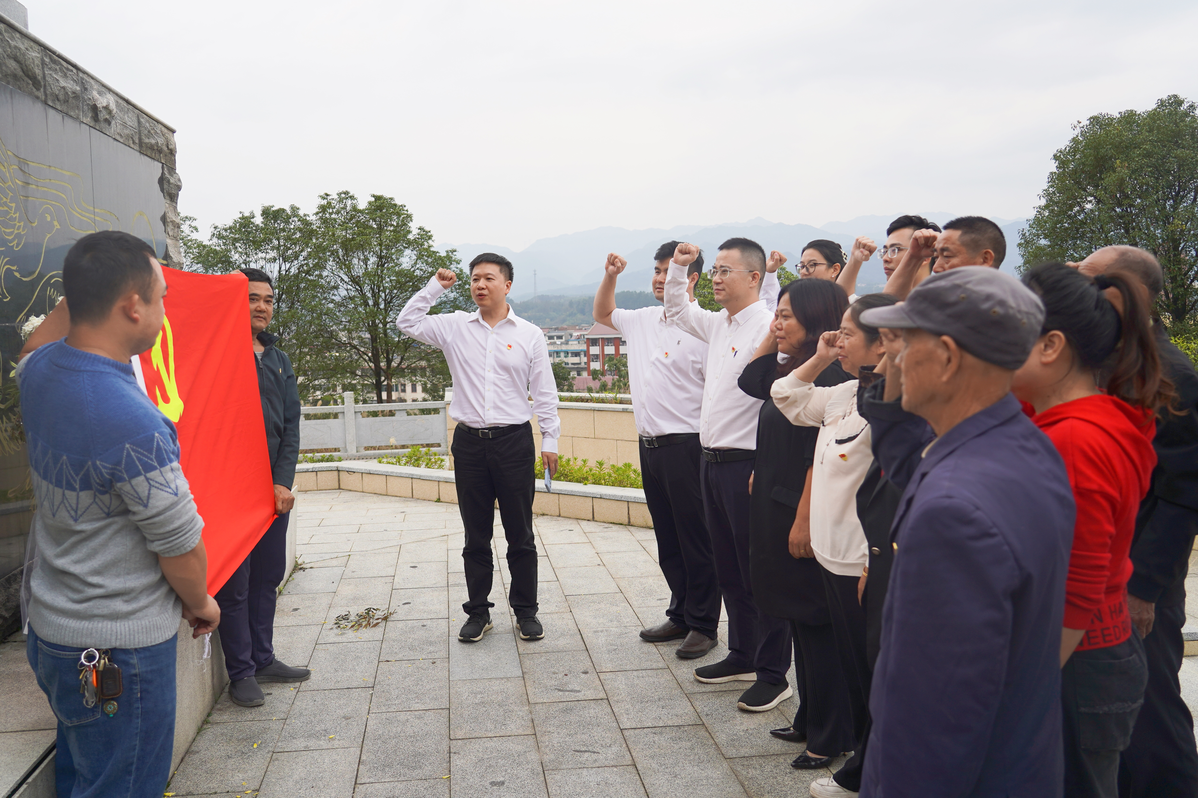 宣誓.jpg 宣誓.jpg