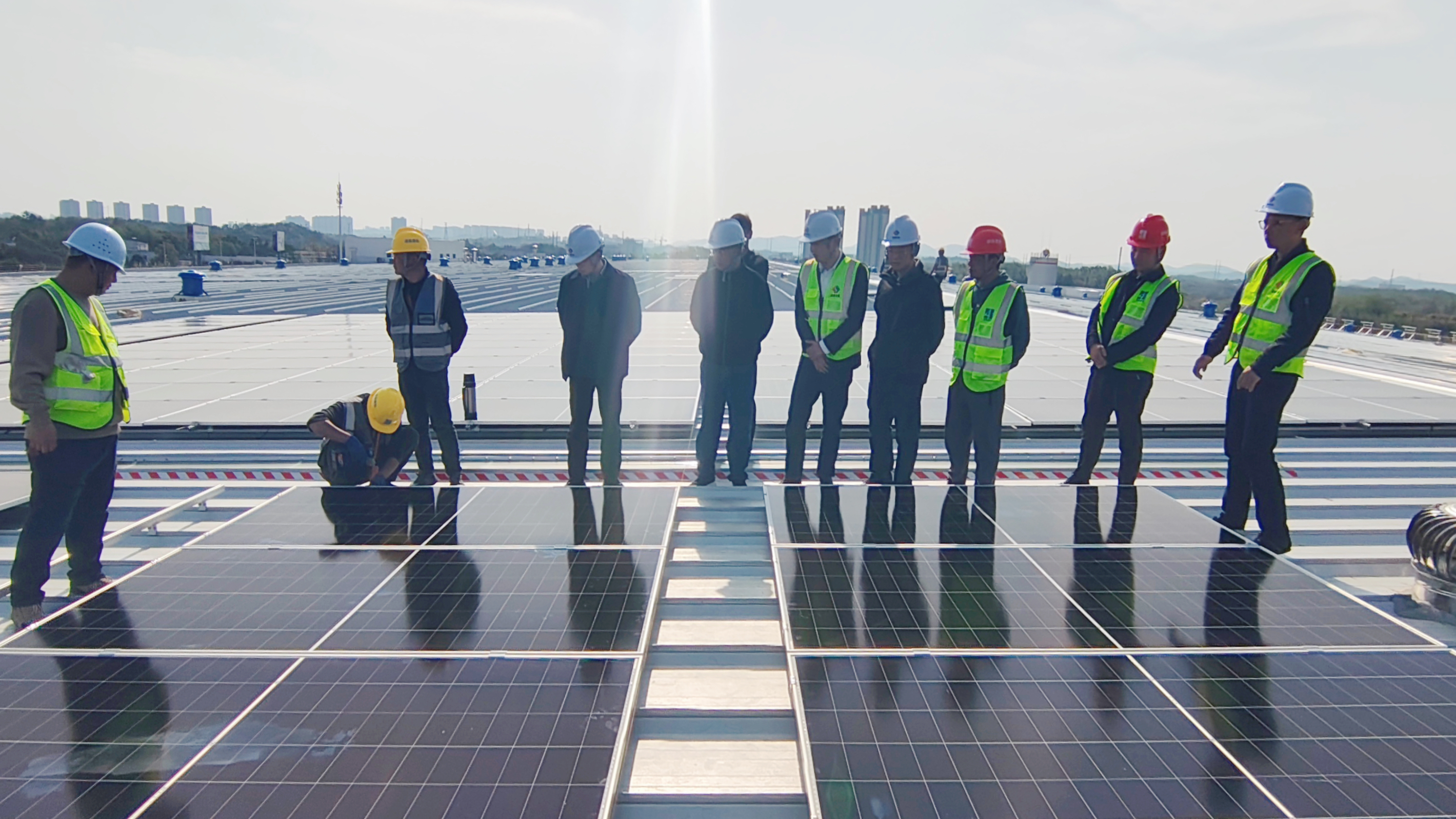 刘志刚一行督导光伏项目建设 刘志刚一行督导光伏项目建设