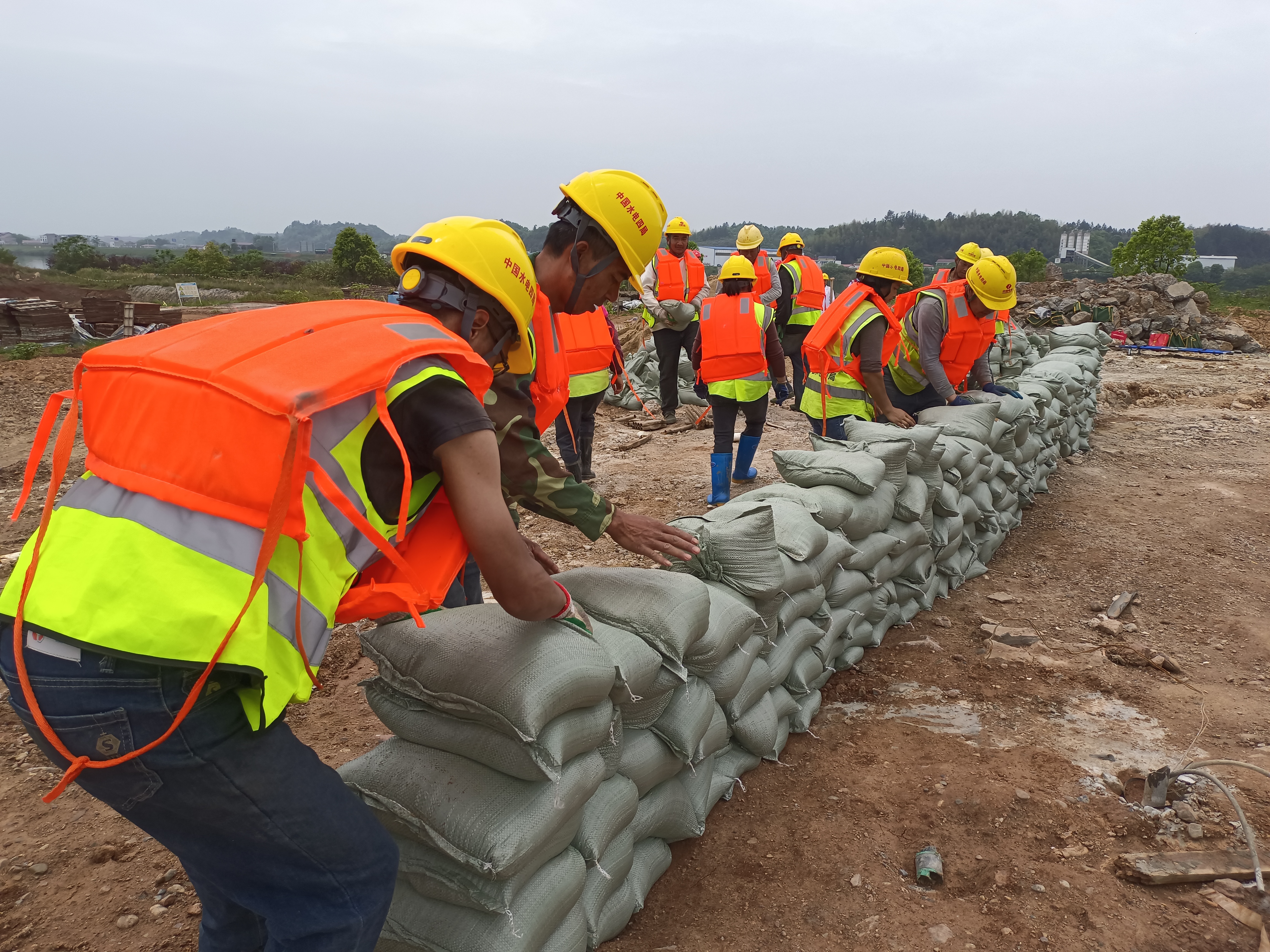 以“演”促防,以“练”备战!株洲航电 扩机项目开展防汛抢险救灾应急演练 以“演”促防,以“练”备战!株洲航电 扩机项目开展防汛抢险救灾应急演练